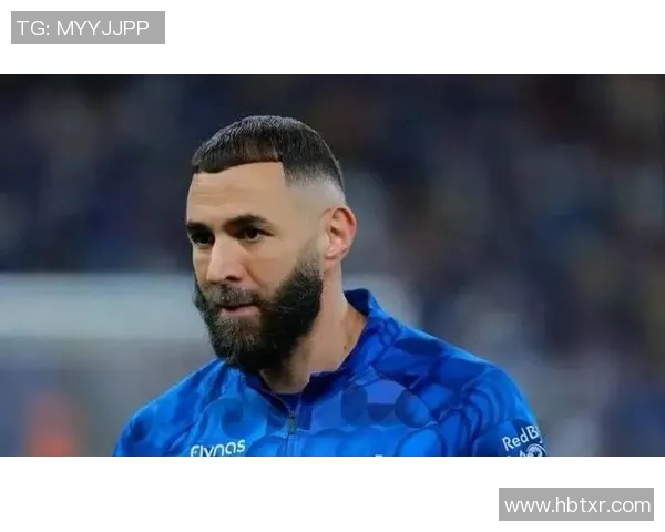 传奇足球明星宣布退役结束辉煌职业生涯的感人时刻